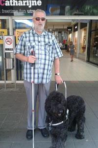 Wim en geleidehond Meron