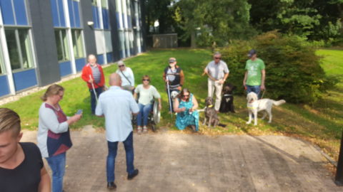 buiten les en uitleg waarom gehoorzaamheidsoefeningen zo belangrijk zijn